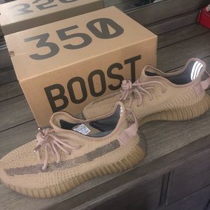Yeezy Earth men’s 8.5- women’s 9.5 Authenticated